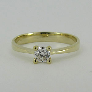 Z70-140 Zásnubní zlatý prsten se zirkonem